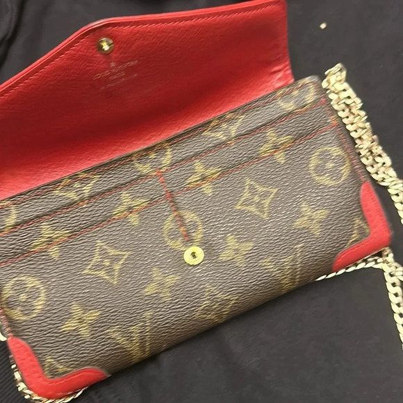 Louis Vuitton - Picture 13 of 13